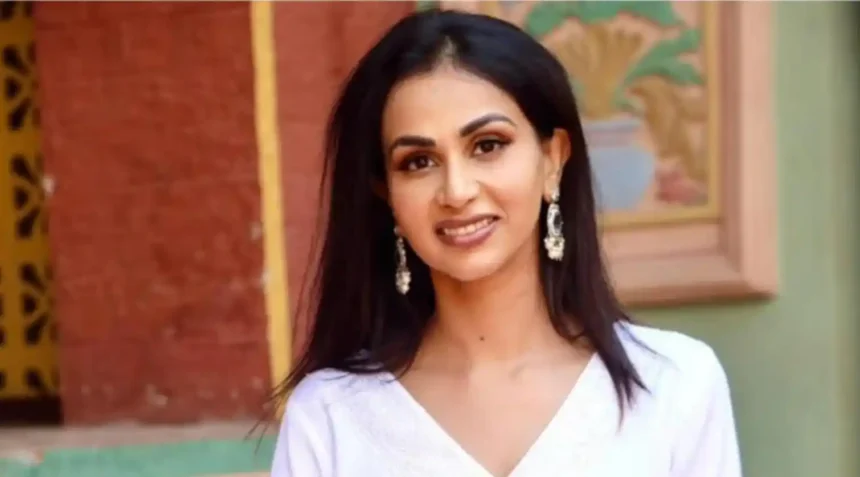 Television actor Aanchal Khurana discussing relationships and professionalism