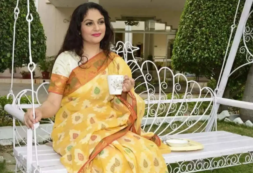 Hunterfly 26 06 14 154610 11zon Gracy Singh attends an event years after gaining fame through Lagaan and Munna Bhai M.B.B.S.
