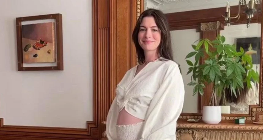 Hunterfly 26 06 20 180553 Anne Hathaway reveals pregnancy while sharing an Instagram video announcement