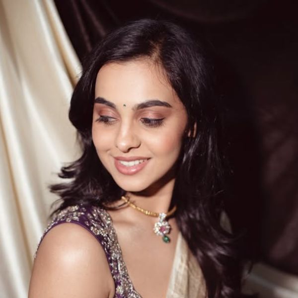 Hunterfly Gopika Udayan Biography1 Hunterfly Gopika Udayan Biography1