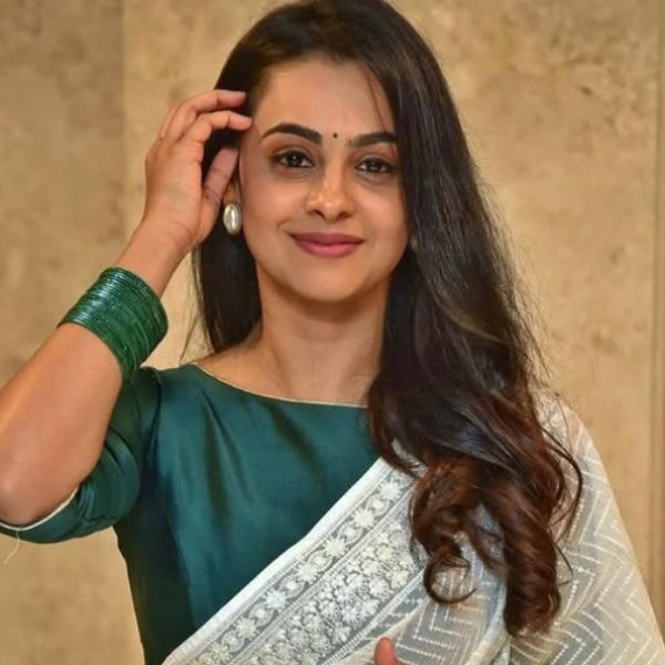 Hunterfly Gopika Udayan Biography2 Hunterfly Gopika Udayan Biography2