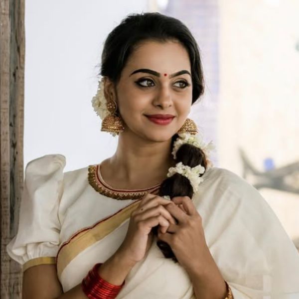 Hunterfly Gopika Udayan Biography3 Hunterfly Gopika Udayan Biography3