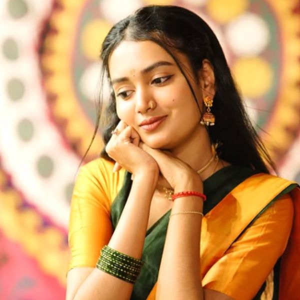 Hunterfly Nathasha Santhosh1 Hunterfly Nathasha Santhosh1