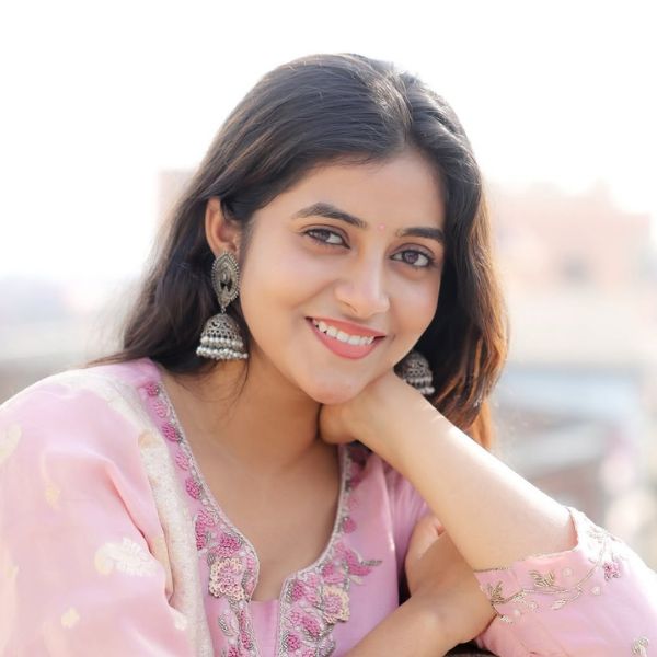 Hunterfly Sanchita Basu w Hunterfly Sanchita Basu w