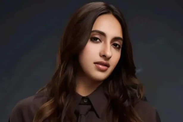 Hunterfly t 2026 06 15 142428 11zon Akansha Ranjan Kapoor as Dr. Gargi in Gram Chikitsalay Season 2.