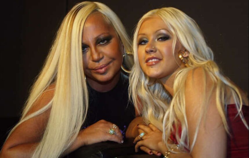 Hunterfly 026 07 08 101217 Celebrity fashion moments featuring dramatic and noticeable tans over the years