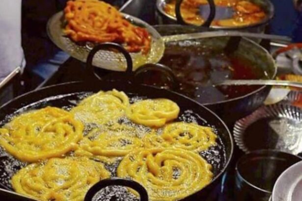 Traditional jalebi with lighter natural colour amid discussions about food colouring regulations in Maharashtra