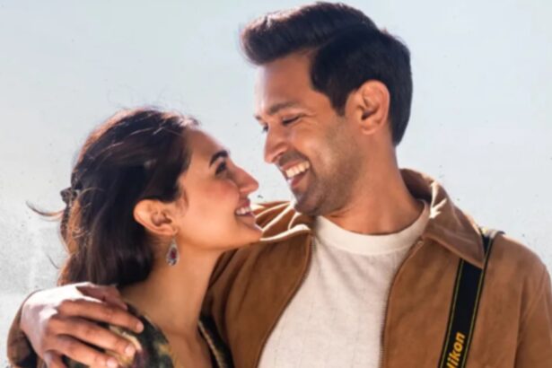 Hunterfly 026 07 26 130148 Vikrant Massey as Chander with Vedika Pinto and Mahima Makwana in Musafir Cafe.