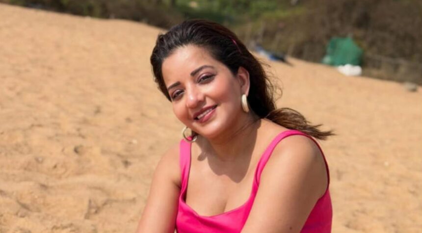 Actress Monalisa enjoying a vacation in Goa with husband Vikrant Singh Rajpoot.