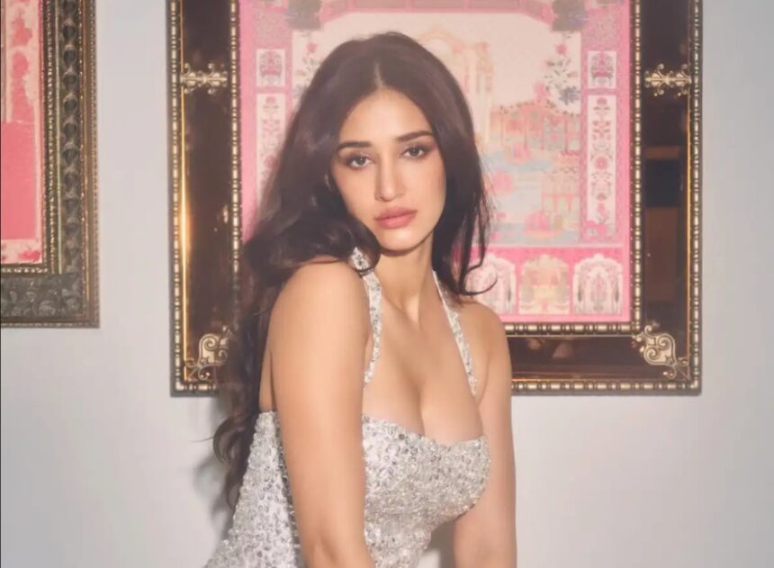 Disha Patani and Emraan Hashmi in Ve Junoon song from Awarapan 2