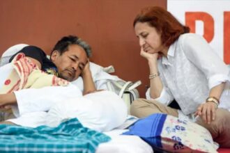 Hunterfly 2026 07 19 121507 Sonam Wangchuk during his hunger strike as supporters gather in New Delhi