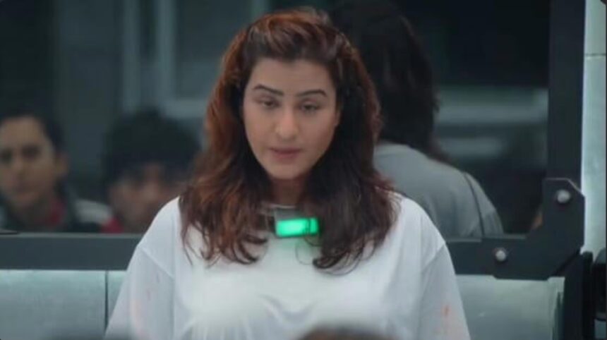 Hunterfly 2026 07 28 105336 Shilpa Shinde speaks emotionally during an episode of Lock Upp: Sach Ya Sazaa.
