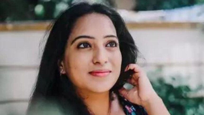 Tamil television actress Atchaya Bharathi, known for her role as Jeeva in Siragadikka Aasai.