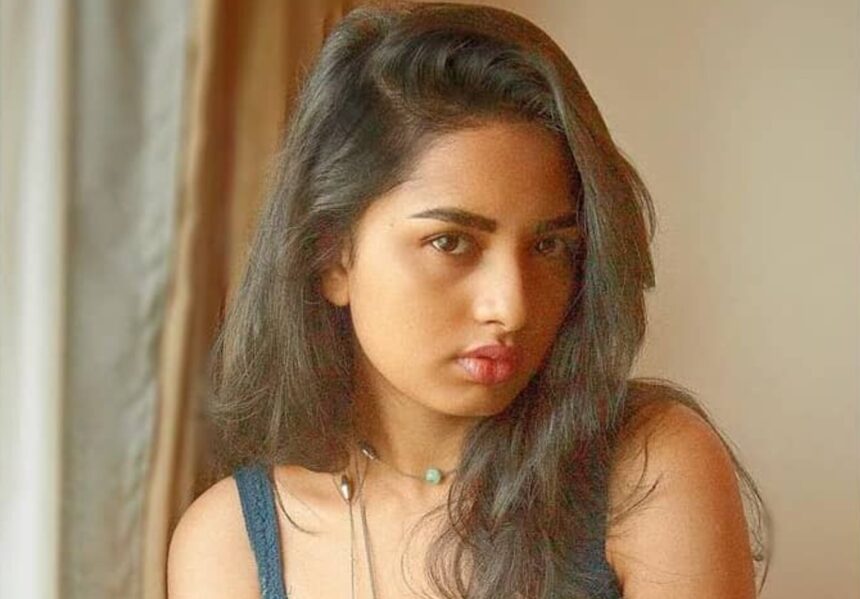 Hunterfly 2026 08 04 111315 Srushti Dange at a Tamil film promotional event