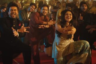 Hunterfly 26 07 27 101852 Suriya and Mamitha Baiju dance in The Wedding Song from Vishwanath and Sons.