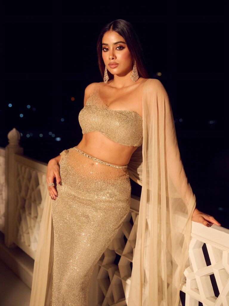 Hunterfly 574227029 18535378102006330 6241068707899716236 n Janhvi Kapoor Brings Contemporary Glamour