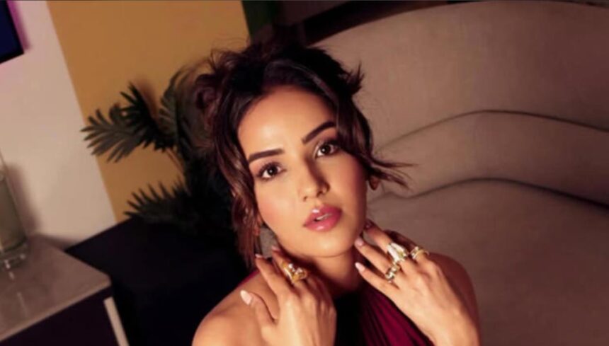 Hunterfly 6 07 26 193044 Jasmin Bhasin addresses repeated questions about her marriage to Aly Goni ahead of Khatron Ke Khiladi 15.