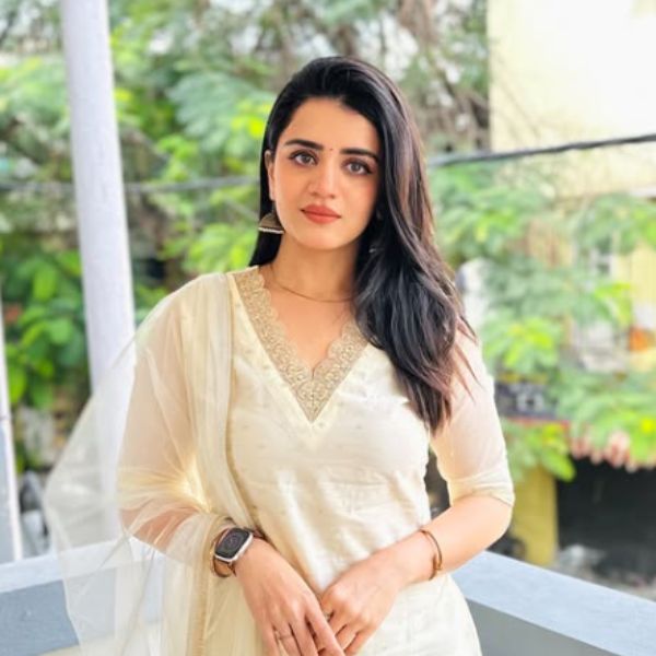 Hunterfly Aishwarya Varma001 Hunterfly Aishwarya Varma001