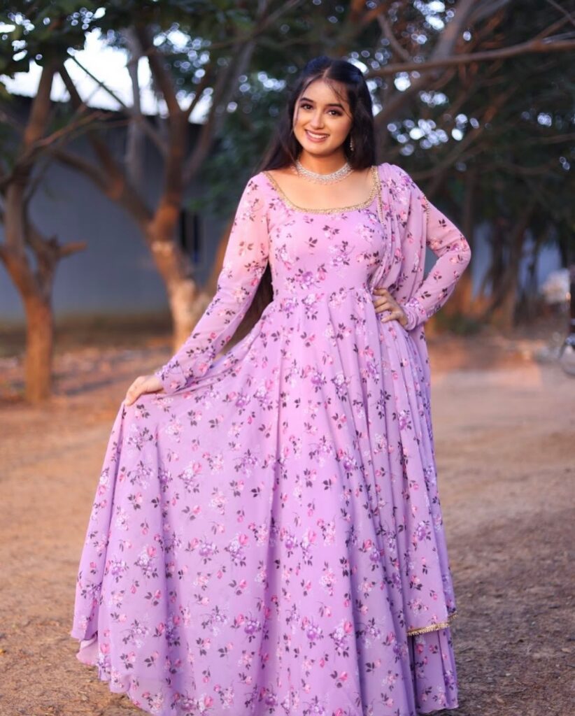 Hunterfly Akshaya Kandamuthan4 Social Media Presence
