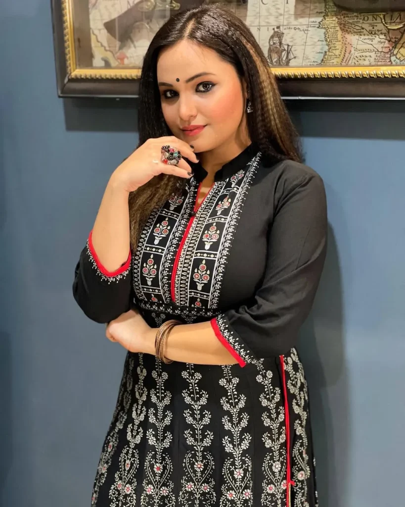 Hunterfly Aliya Naaz01 Career Journey