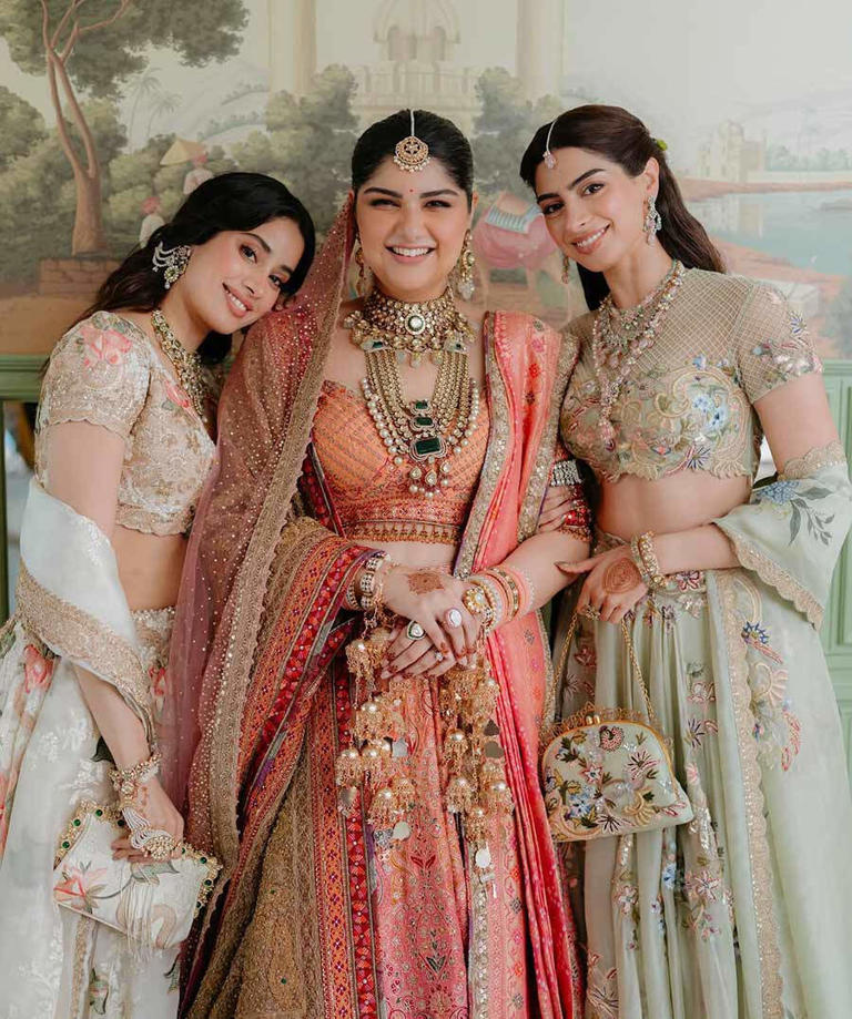 Hunterfly Anshula Kapoor 6 Hunterfly Anshula Kapoor 6