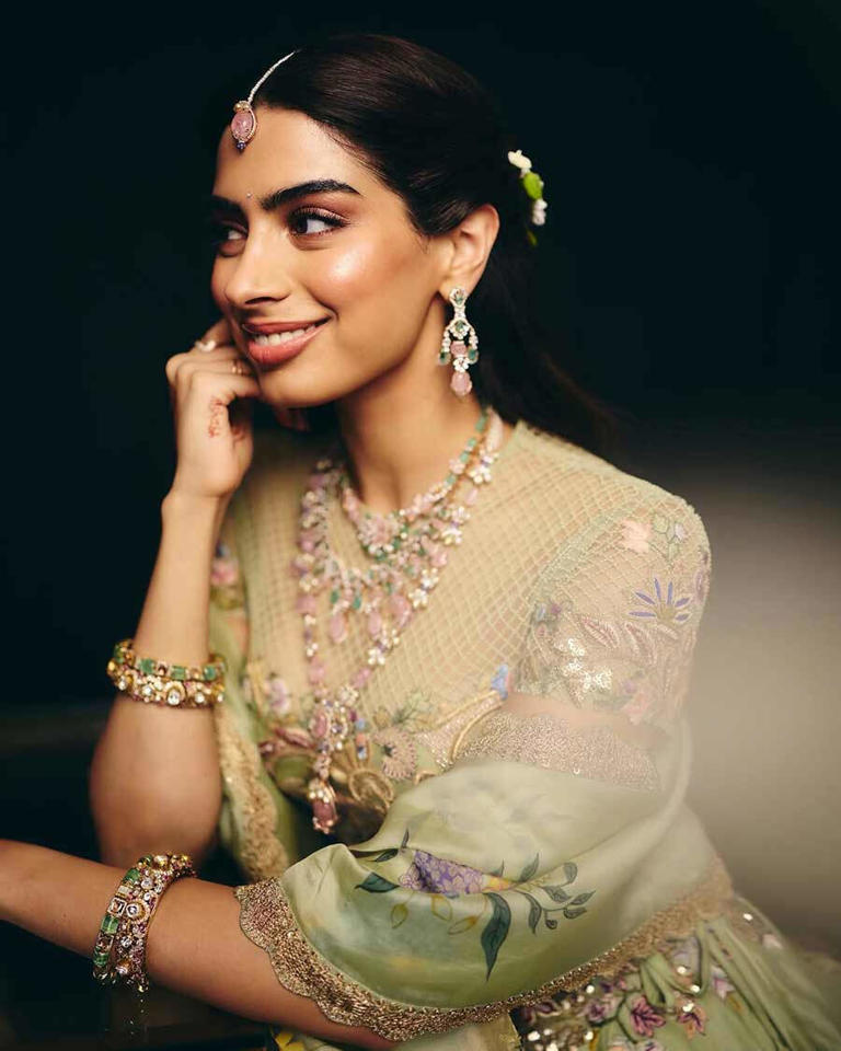 Hunterfly Anshula Kapoor ds5d6 Hunterfly Anshula Kapoor ds5d6