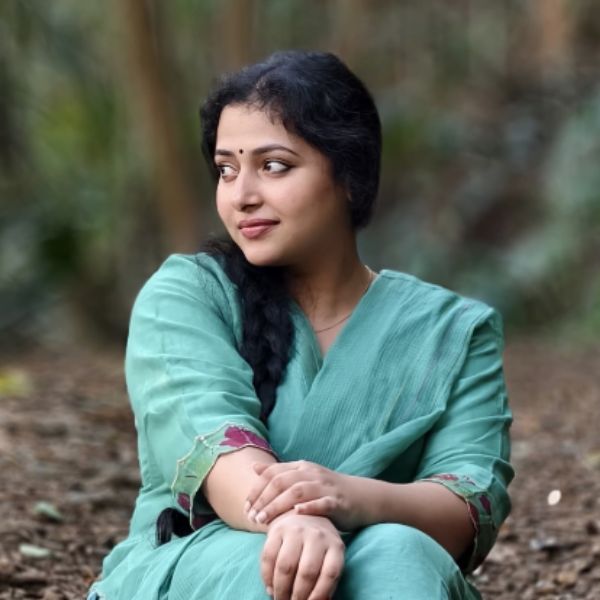 Hunterfly Anu Sithara02