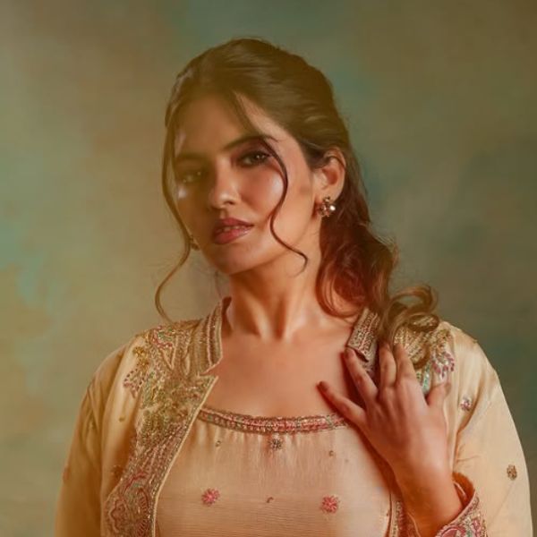 Hunterfly Ayraa Biography 3 Hunterfly Ayraa Biography 3