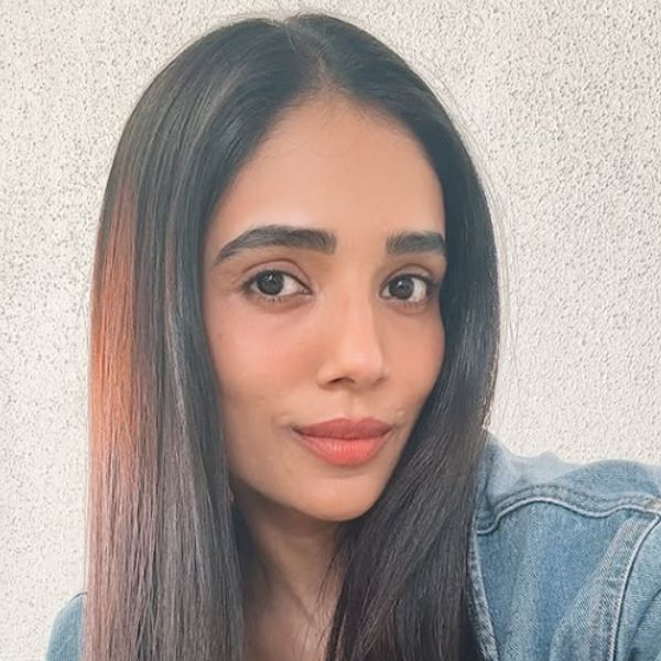 Hunterfly Bushra Shaikh Wiki3