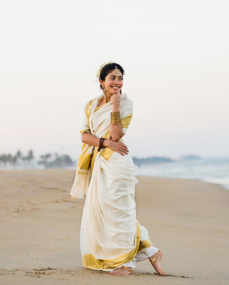Hunterfly Classic Kerala Kasavu Saree Hunterfly Classic Kerala Kasavu Saree