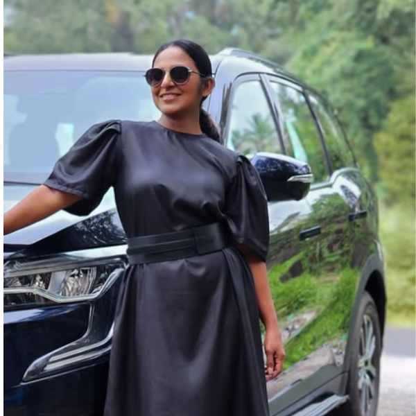 Hunterfly Dhanya Ananya0