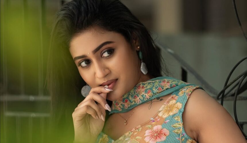 Dharani Hephzibah during a television appearance, known for playing Ganga in Mahanadhi