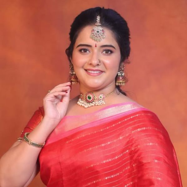 Hunterfly Haripriya Isai03