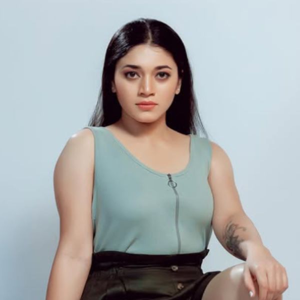 Hunterfly Kavya Bellu 41 Hunterfly Kavya Bellu 41