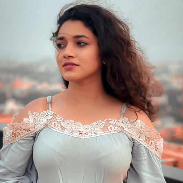 Hunterfly Kavya Bellu03 Hunterfly Kavya Bellu03