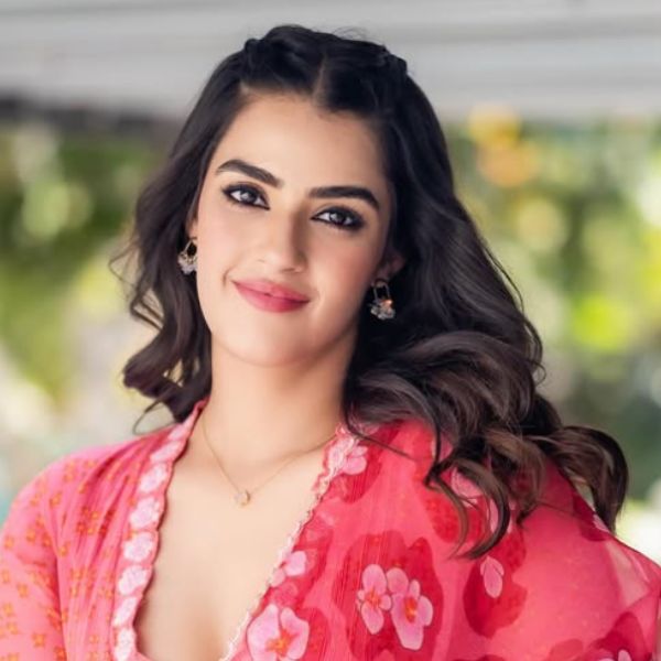 Hunterfly Kavya Thapar 0 Hunterfly Kavya Thapar 0