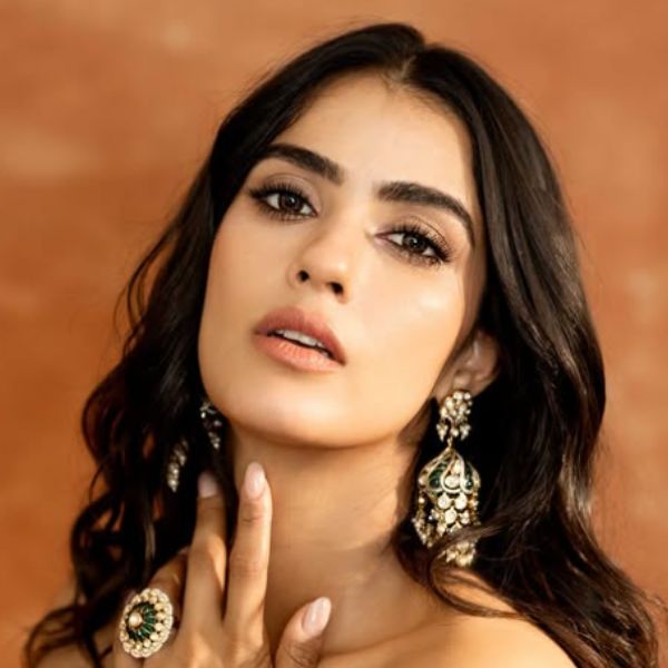 Hunterfly Kavya Thapar 2 Hunterfly Kavya Thapar 2