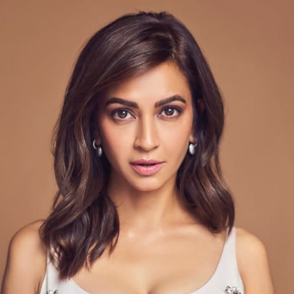 Hunterfly Kriti Kharbanda 01