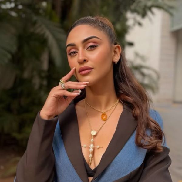 Hunterfly Krystle Dsouza03 Hunterfly Krystle Dsouza03