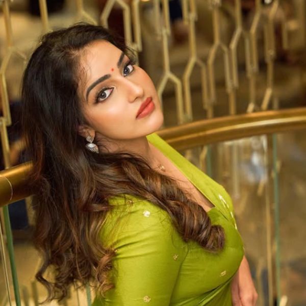 Hunterfly Malavika Menon02