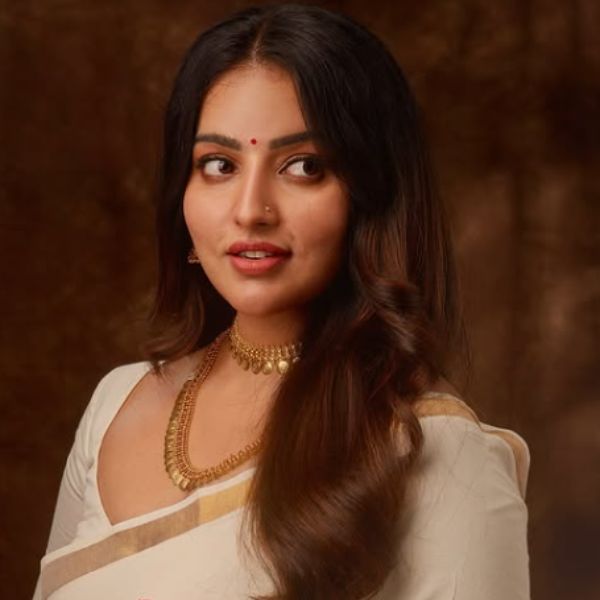 Hunterfly Malavika Menon021