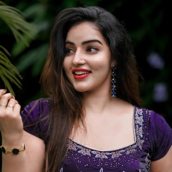 Hunterfly Malavika Menon032