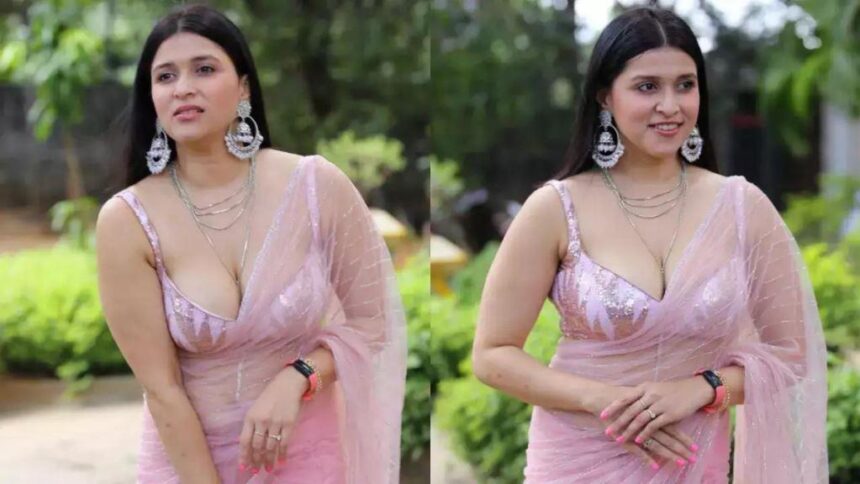 Hunterfly Mannara Chopra Mannara Chopra Bigg Boss 17 contestant actress biography age career and films