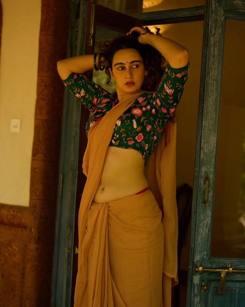 Hunterfly Megha Shukla Impresses with Her Saree Look