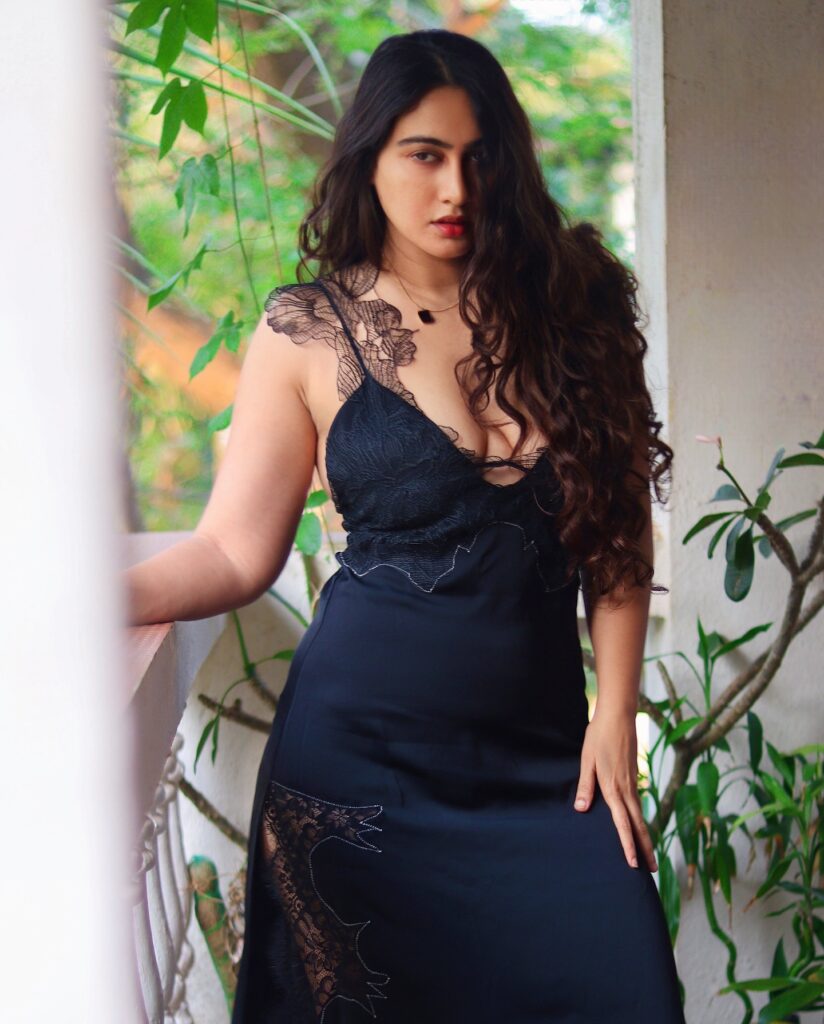 Hunterfly Megha Shukla posing during a stylish fashion45 Hunterfly Megha Shukla posing during a stylish fashion45