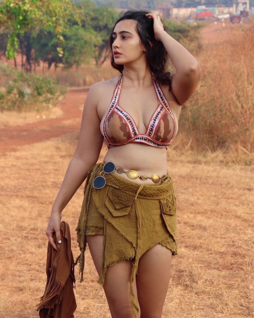 Hunterfly Megha Shukla posing during a stylish4124123 Hunterfly Megha Shukla posing during a stylish4124123