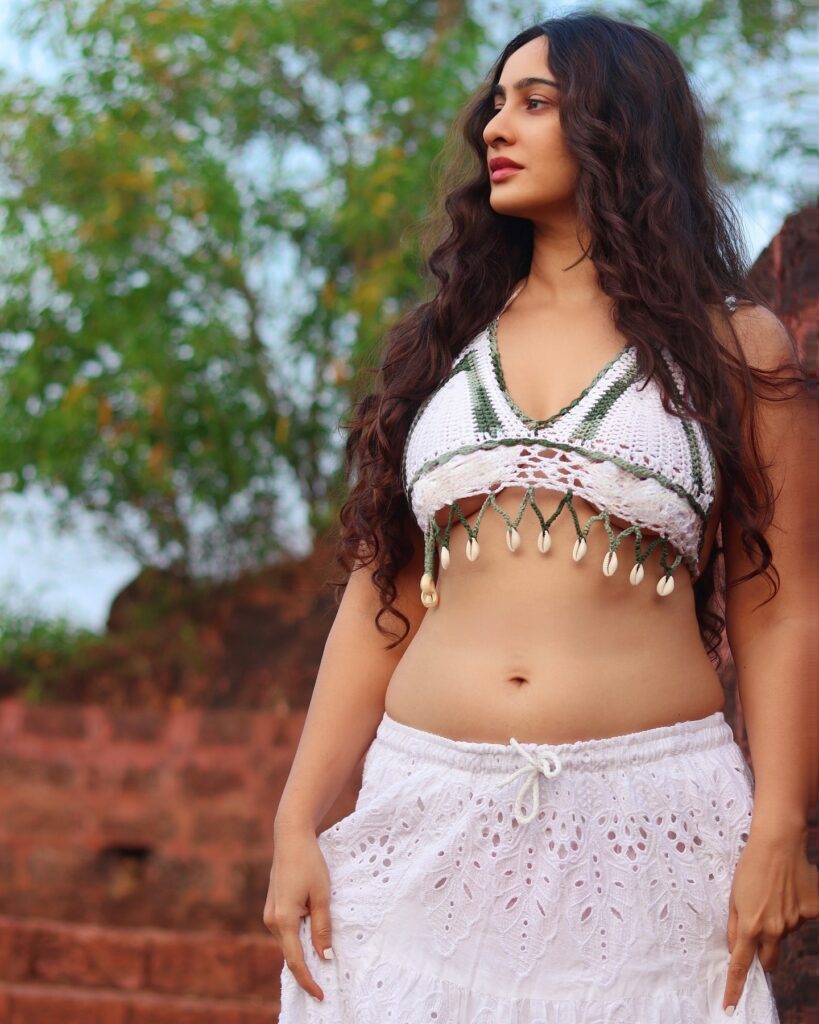 Hunterfly Megha Shukla posing during a stylish4554 Hunterfly Megha Shukla posing during a stylish4554
