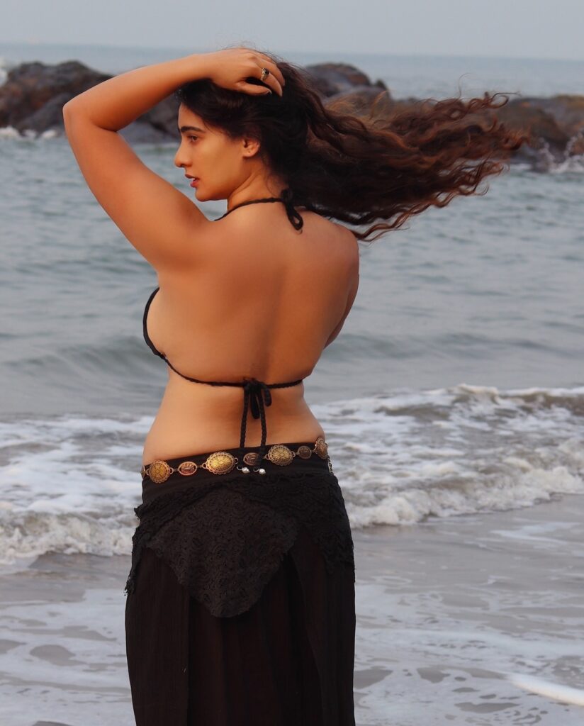 Hunterfly Megha Shukla posing during a stylishd Hunterfly Megha Shukla posing during a stylishd