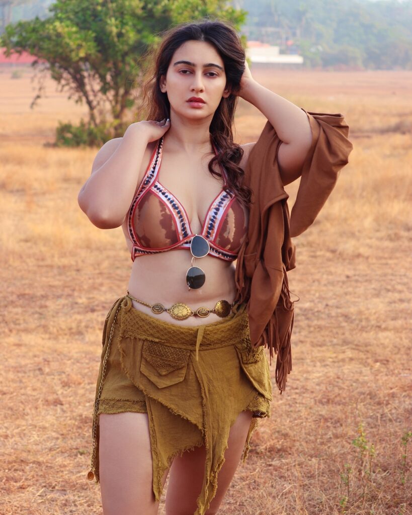 Hunterfly Megha Shukla posing during a stylishsd5d Hunterfly Megha Shukla posing during a stylishsd5d