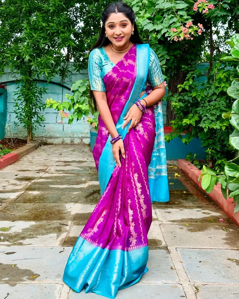 Hunterfly Pavithra B Naik saree photos